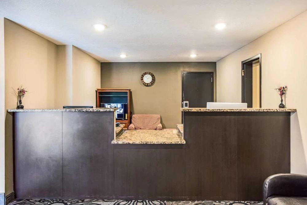Lotus By Hotel Inn بويسي المظهر الخارجي الصورة